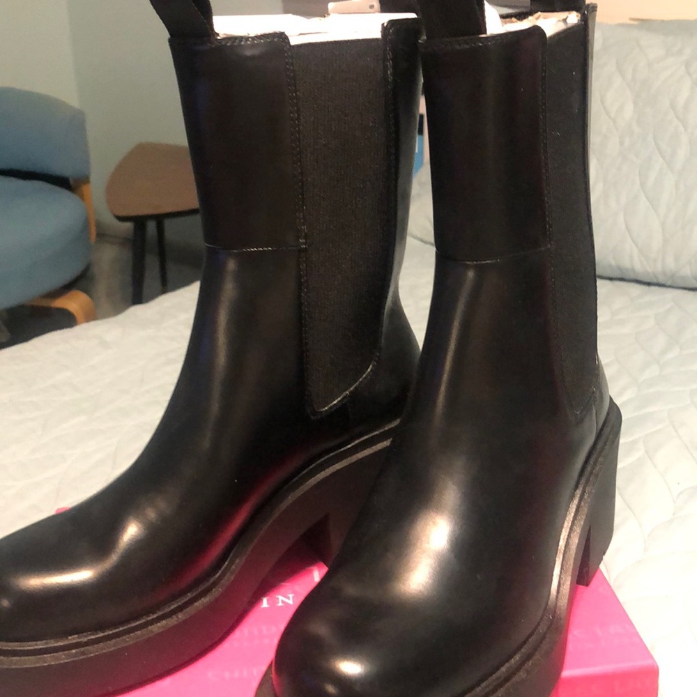 CHELSEA BOOTS😃
